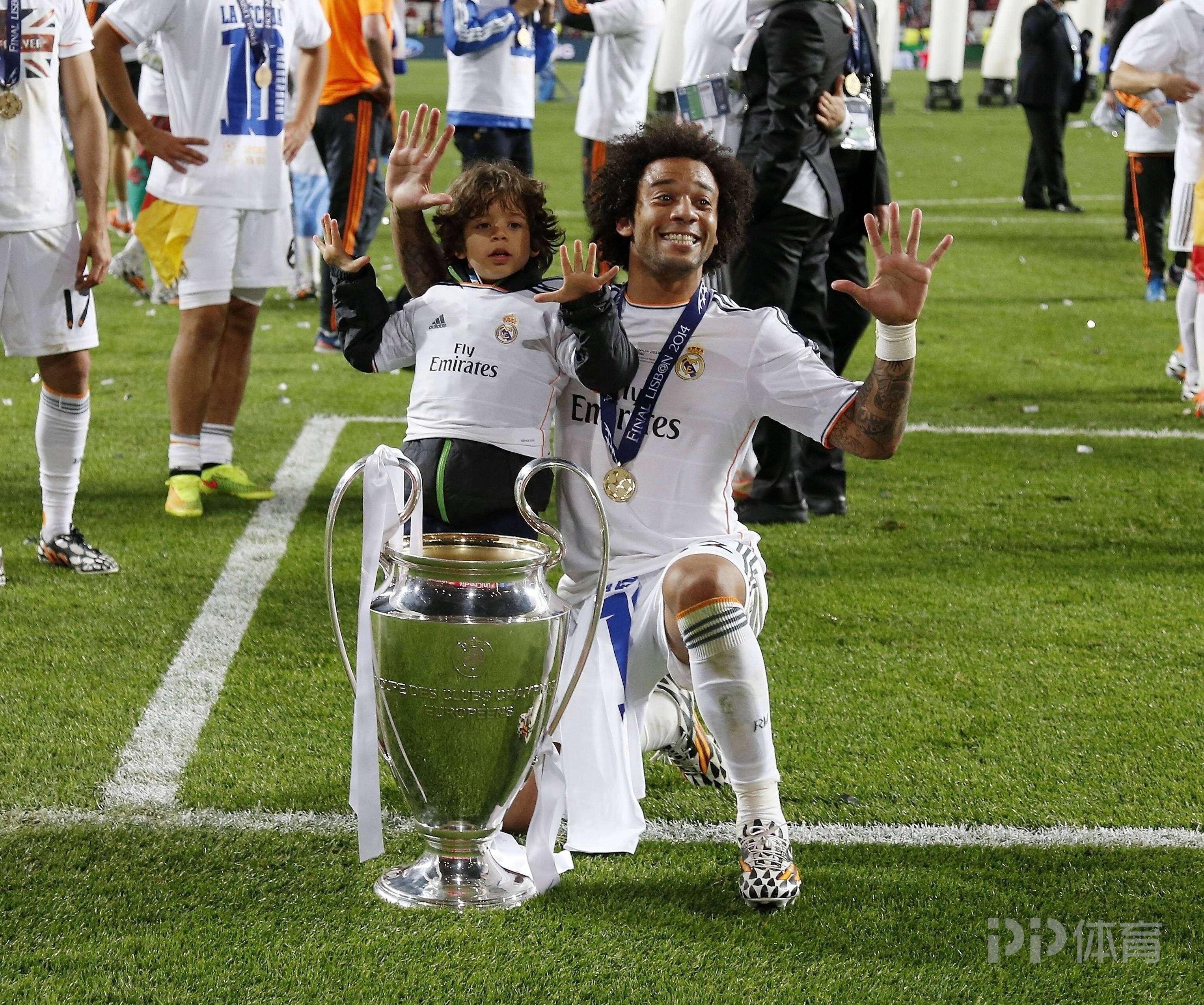 爱游戏平台-皇马主场大捷，球员赛后激动庆祝胜利，同时这里必须经济.